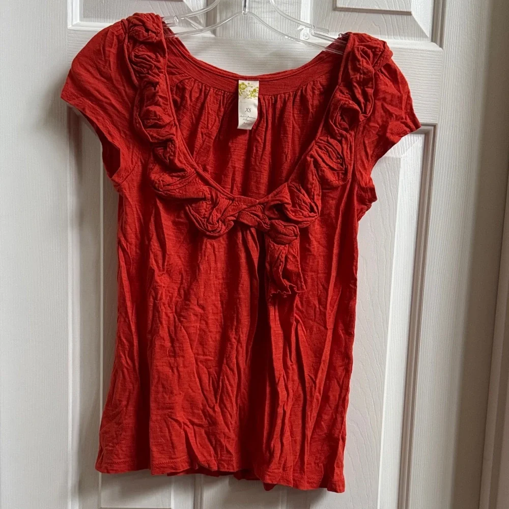 Source Unknown Scarlet Ruffle Blouse - Picture 1 of 5